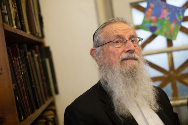 "שירות ביחידה מעורבת – יותר חמור מאכילת חזיר"