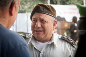 האלוף נגד איזנקוט: אלה העובדות על תקופתו כרמטכ"ל