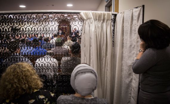 חשד: נכנס לעזרת נשים ותקף מינית