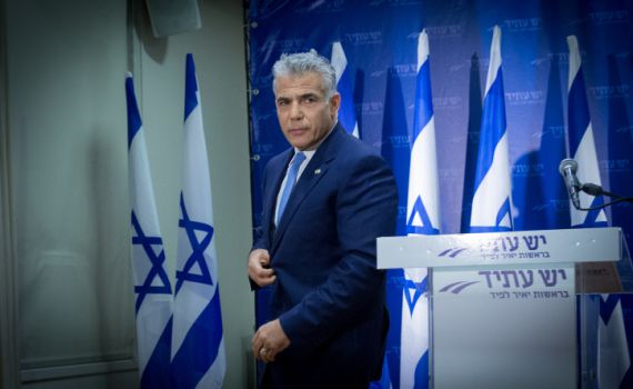 אחרי הנזיפה: לפיד נפגש עם הרבנים הליברלים