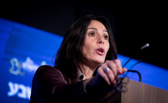 "הרעש היחיד שמפריע ללפיד הוא מכונת האספרסו"