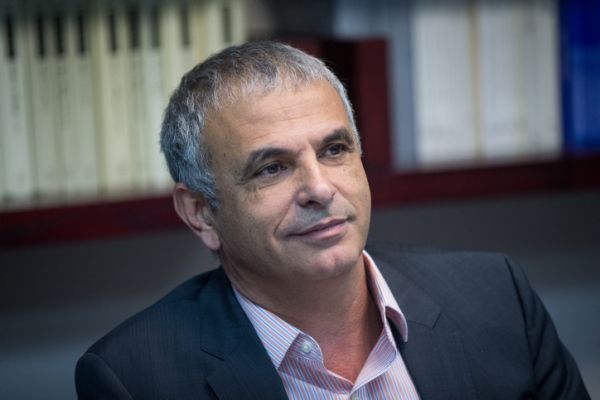 לראשונה בקולו: כחלון מגיב לאולטימטום של נתניהו