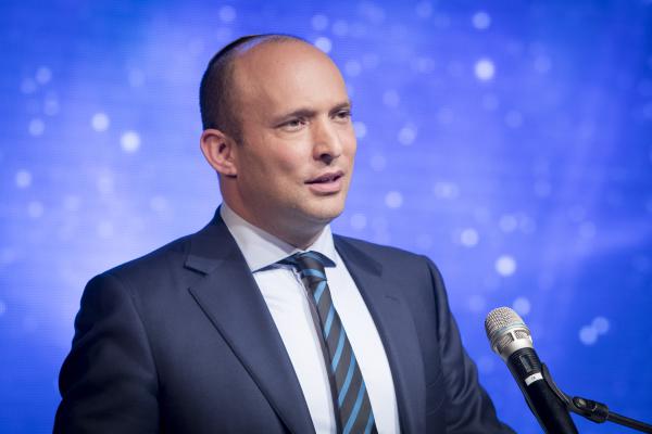 בנט: "עד חנוכה נקצר את ימי החופשה בישראל"