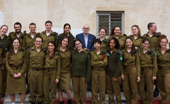 כבוד: 25% מכלל מסיימי הקורס של גל"צ – סרוגים