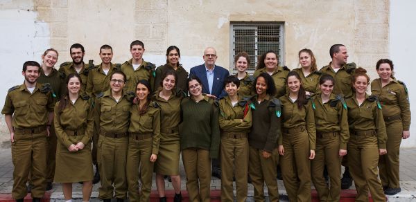 כבוד: 25% מכלל מסיימי הקורס של גל"צ – סרוגים