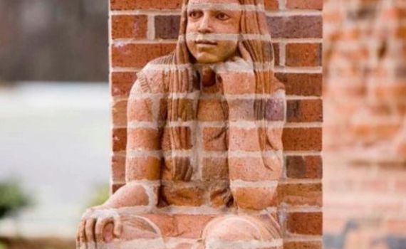 גם קירות יכולים להתחפש, ולא רק בפורים