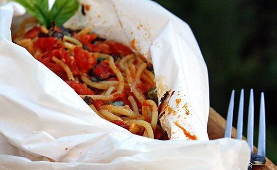 מתכון ללהיט האטלקי: פסטה אפויה בנייר