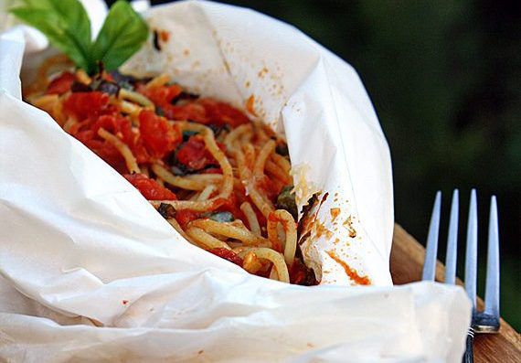 מתכון ללהיט האטלקי: פסטה אפויה בנייר