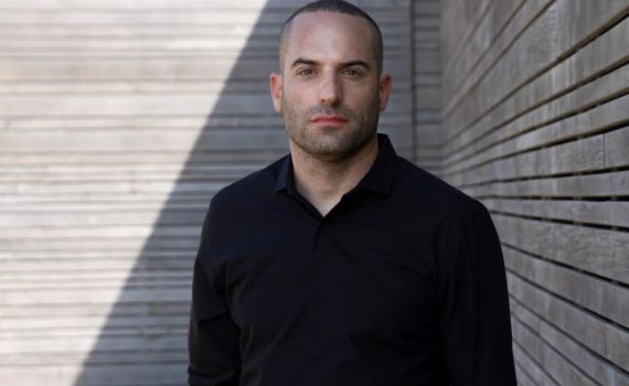 גם ישי ריבו שם: נועם מיכאל באלבום בכורה מפתיע