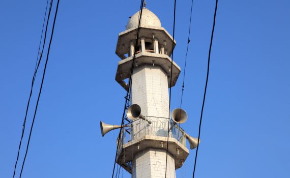 הח"כים הערבים השתוללו; חוק המואזין עבר בטרומית