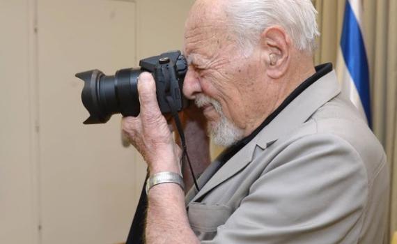 הלך לעולמו דוד רובינגר שצילם את הצנחנים בכותל