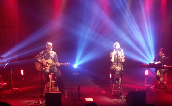 מהסלון הקטן לבמה הגדולה: ביקורת הופעה 'יונינה'