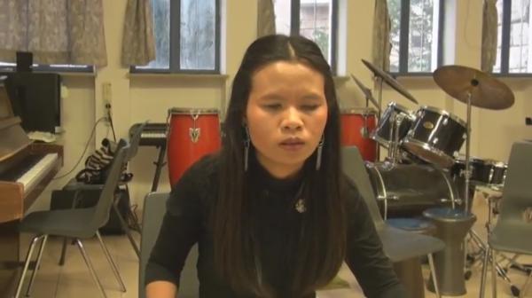 קשיים והישגים: מדליקת המשואה דינה סמטה. צפו