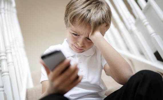 סינון אתרים: ככה תשמרו על הילדים גם בסלולר