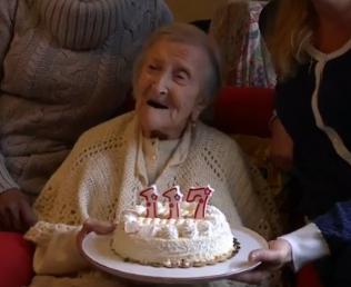 מתה האישה שחיה על פני שלוש מאות