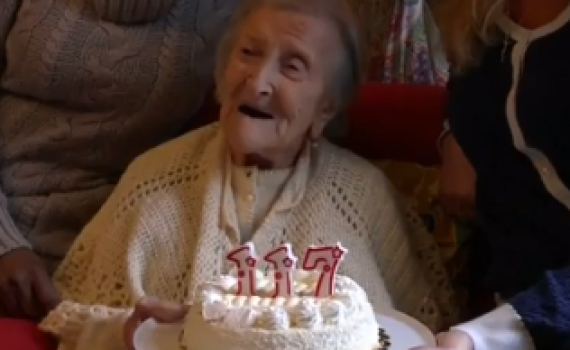 מתה האישה שחיה על פני שלוש מאות