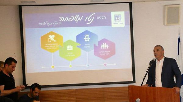 כחלון מחלק הטבות לאזרחים; נתניהו לא עודכן