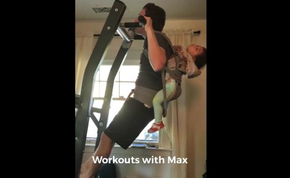 מסוכן? מארק צוקרברג מציג ביביסיטר וכושר