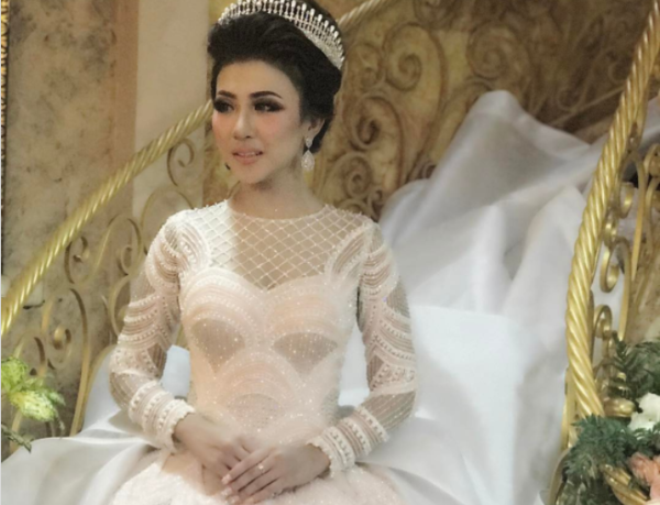 שברה שיא: שמלת הכלה הכי אהובה ברשת נחשפת