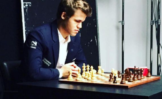 שחמט: אלוף העולם עדיין לא מצליח לזכות