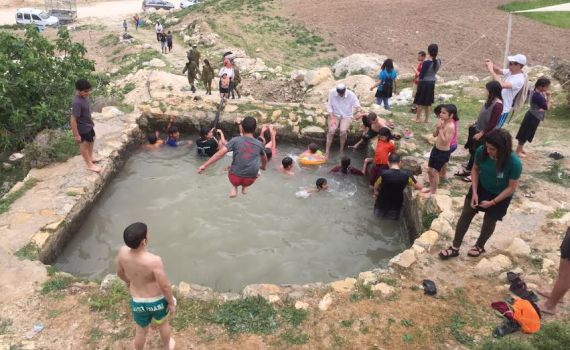מרהיב: אלפים בחגיגת מים בחבל 'יתיר'