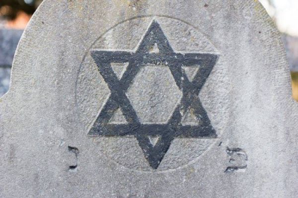  חסד של אמת: בואו לאזכרה של ניצול שואה ערירי