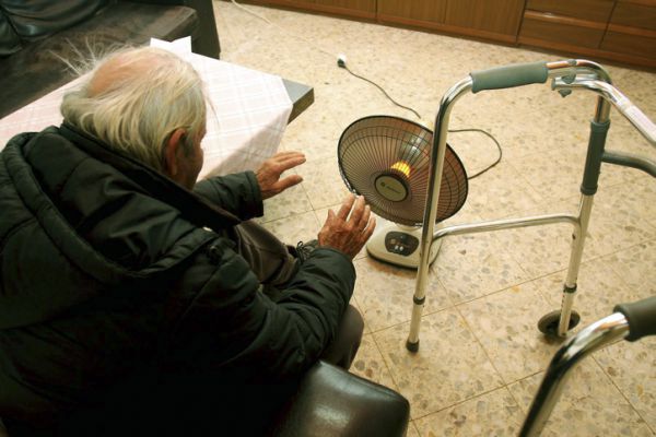 "אל תשליכני לעת זקנה" מדוע המדינה ממשיכה להזניח את ניצולי השואה?