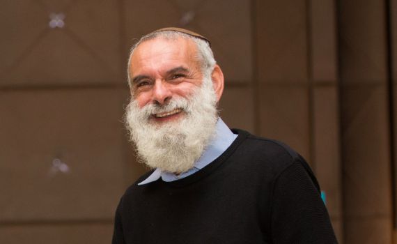 התפללו: הרב אביחי רונצקי מאושפז בטיפול נמרץ