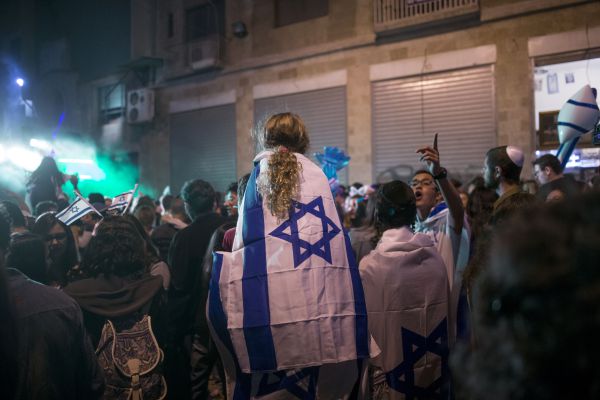 גם הספרדים צריכים לברך על הלל ביום העצמאות. צפו