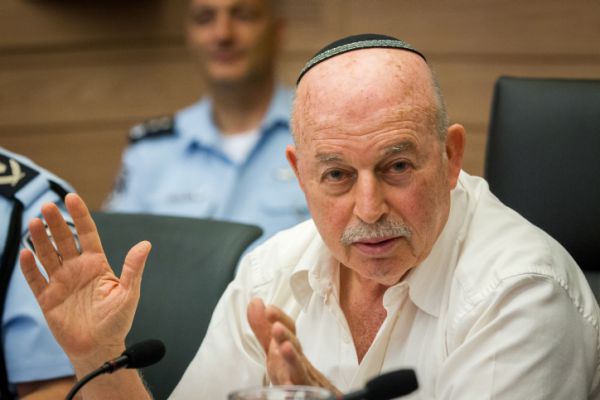 המשטרה מבקשת לפתוח בחקירה נגד סלומינסקי