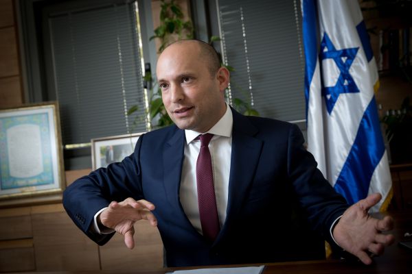 בעקבות השעיית עירית לינור; בנט מעניש את גל"צ