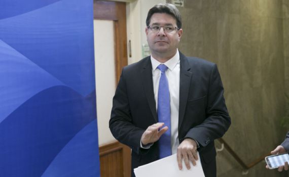 השר אקוניס העליב גולשת והפסיד בבית המשפט