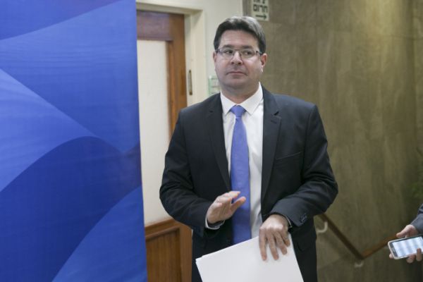 השר אקוניס העליב גולשת והפסיד בבית המשפט