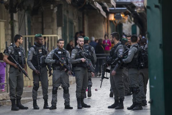 פיגוע דקירה בעיר העתיקה: שלושה ישראלים נפצעו