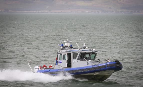 זוועה בכנרת • לעיני חבריו: נפל מהסירה ורגליו נקטעו