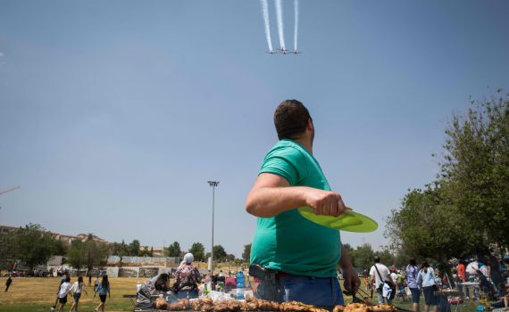המדריך למנפנף: טיפים ומתכונים לחגיגות ה-70