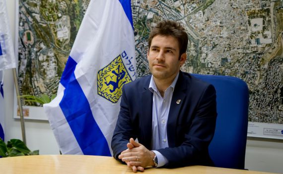 ברקוביץ' לסרוגים: ״אלקין מחזר אחרי הקול החרדי"