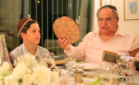 הלכות פסח תשע"ז לפי מנהגי הספרדים והאשכנזים