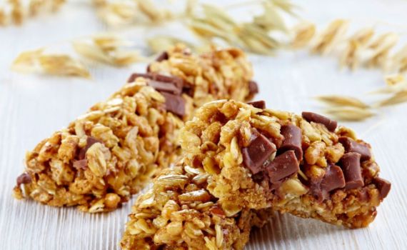 לפתוח שבוע עם אנרגיה: מתכון לחטיף גרנולה ביתי