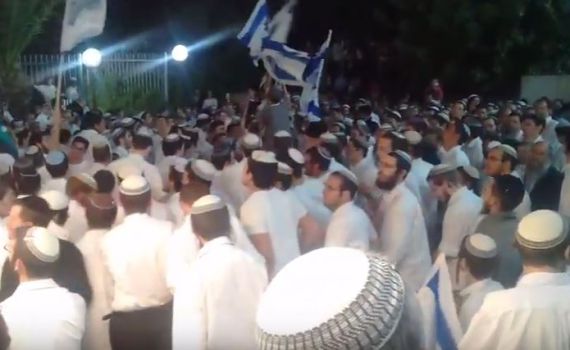 צפו: חוגגים יום ירושלים בישיבת מרכז הרב