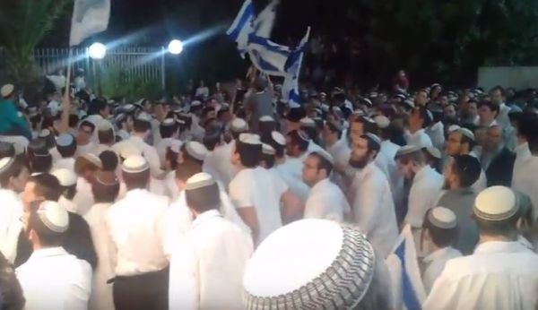 צפו: חוגגים יום ירושלים בישיבת מרכז הרב