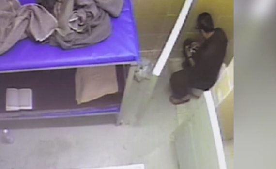 ברגותי נתפס 'על חם' אוכל בשביתת הרעב שארגן