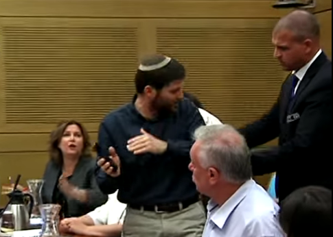 צפו: סמוטריץ' נזרק מהוועדה ותקף: 'דיקטטורית'