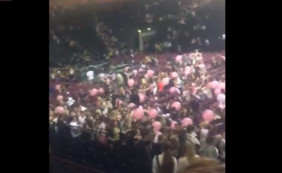 מחבל התפוצץ באמצע הופעה; 22 נרצחו