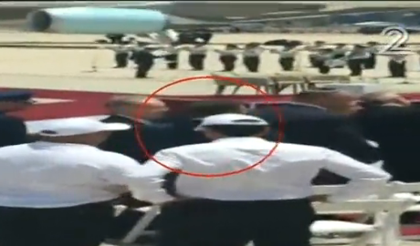 צפו: כך חזן הערים על המארגנים והשתחל ל'סלפי'