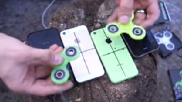 צפו: הפך את האייפונים שלו לספינרים היקרים בעולם