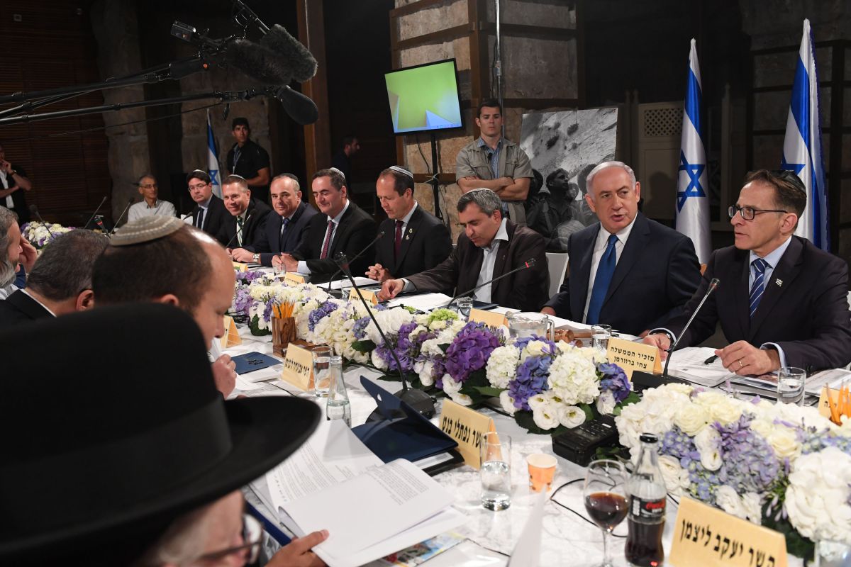 צפו: ישיבת הממשלה נערכה במנהרות הכותל