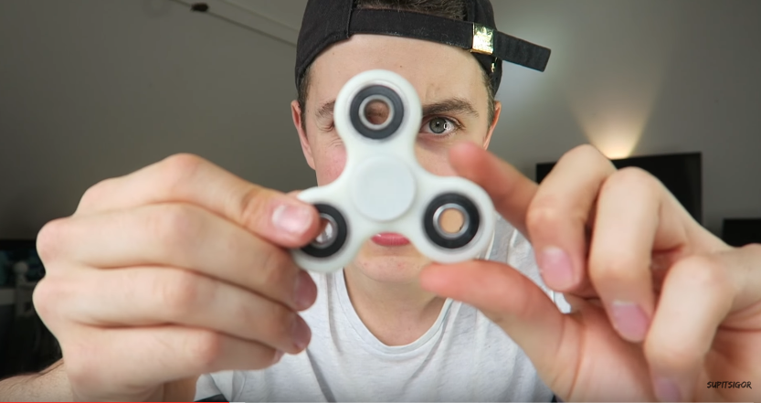 הלם: מה עומד מאחורי הלהיט שכבש את העולם?