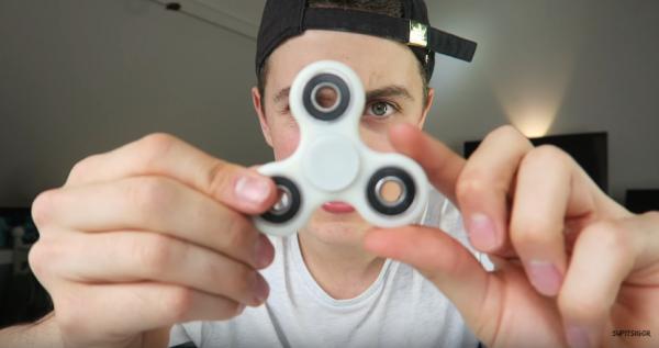 הלם: מה עומד מאחורי הלהיט שכבש את העולם?