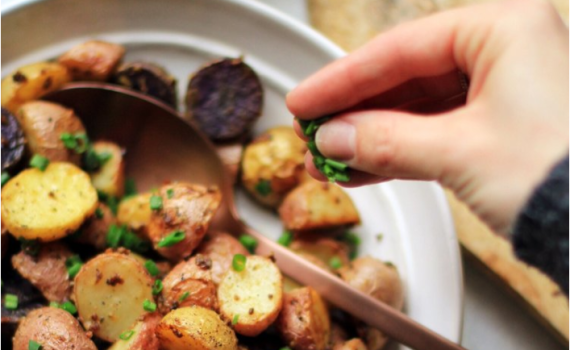 טעים: התיבול שאתם חייבים לנסות לתפוחי אדמה